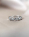 Anillo Quintillo Diamantes con Halo Oro Blanco 18K