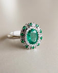 A pedido - Anillo Esmeralda Oval en Grifa 1,52 ct Halo doble