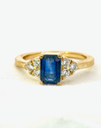 A pedido - Anillo Zafiro Octogonal en Grifa 7 x 5 mm y Brillantes