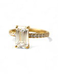 Anillo oro 18K solitario diamante radiant 1,51 ct y brillantes en argolla