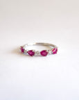 Anillo Cintillo Rubí gotas y brillantes