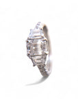 Anillo Tricillo Diamante lab corte esmeralda 1,04 ct y dos trapecios con brillantes en argolla