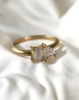 A pedido - Anillo Toi et Moi Corte Gota y Corte Esmeralda en Grifa
