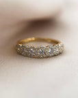 Anillo Cintillo Diamantes Halo de Brillantes Amarillo 18K