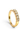 Anillo quintillo Sophia Schneider Joyas en oro amarillo de 18K con cinco diamantes de corte brillante