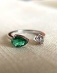 A pedido - Anillo Esmeralda Pera en Grifa 0,80 ct y Diamante 0,20 ct