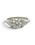Anillo Solitario Diamante Lab 1,06 ct y trio brillantes Oro blanco 18K