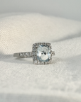 A pedido - Anillo Aguamarina Cushion 6 x 6 mm Halo