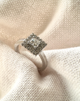 A pedido - Anillo Diamante Princess 0,10 ct en Grifa Halo y brillantes en argolla