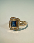A pedido - Anillo Zafiro Rectangular en Bisel y Halo Diamantes en grano