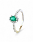 Anillo Solitario Esmeralda 0,50 ct halo diamantes oro 18K