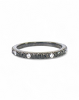 Anillo Cintillo Diamantes negros y Brillantes blancos