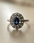 A pedido - Anillo Halo Zafiro Oval en oro blanco 18k