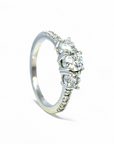 Anillo tricillo diamantes lab 0,40 y dos 0,16 ct