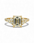 Anillo solitario diamante lab corte esmeralda 1,53 ct y brillantes oro 18k