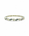 Anillo Cintillo Ojitos ruleteado Diamantes y Zafiros
