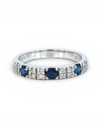 Anillo Cintillo de Diamantes y Zafiros en Oro Blanco 18K