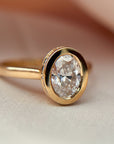 Anillo Solitario Diamante Lab Oval Bisel Halo Oro 18K