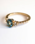 A pedido - Anillo Aguamarina Oval en Grifa y Brillantes laterales
