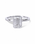Anillo Solitario Diamante Laboratorio Corte Esmeralda 2 Ct Bisel Oro 14K