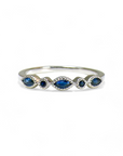 Anillo Cintillo Zafiros ojitos y círculos en bisel de oro 10K
