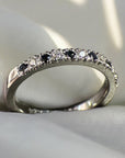 A pedido - Anillo Cintillo Zafiros y Diamantes en Grifa 0,02 ct