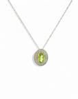Collar Colgante Peridoto oval Doble halo diamantes en oro blanco