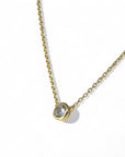 Collar punto de luz circón bisel plata bañada en oro