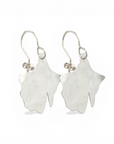 Aros colgantes hojas texturadas chicas Plata - Xime Carbacho