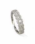Anillo Cintillo de 7 Diamantes en Halo de Brillantes Oro Blanco 18K