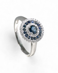 A pedido - Anillo Solitario Zafiro Halo triple de brillantes y zafiros en oro blanco 18K