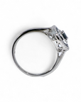 A pedido - Anillo Solitario Zafiro Halo triple de brillantes y zafiros en oro blanco 18K