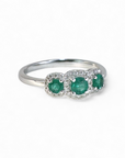 A pedido - Anillo Tricillo Esmeraldas con halo diamantes en oro blanco 18K