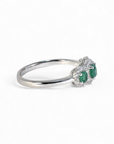 A pedido - Anillo Tricillo Esmeraldas con halo diamantes en oro blanco 18K