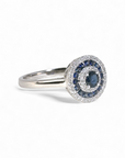 A pedido - Anillo Solitario Zafiro Halo triple de brillantes y zafiros en oro blanco 18K