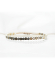 Pulsera ajustable ClaraJoyas de hilo con mostacillas planas de plata y plata con baño de oro