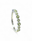 Anillo Cintillo Peridotos Bisel 10K