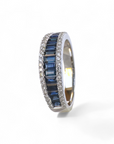 Anillo cintillo de oro blanco 18k con zafiros corte baguette