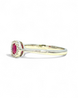 Anillo Solitario Rubí Oval Halo brillantes oro 18K