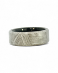 Anillo Hombre de acero y meteorito sólido