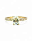 Anillo Solitario Aguamarina oval y brillantes oro amarillo 18K