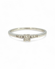 Anillo Solitario Diamante grifa y brillantes