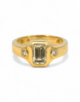 Anillo AMAR Mónica Diamante Central corte esmeralda Oro 14K