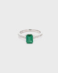 A pedido - Anillo Solitario Esmeralda con diamantes princess en oro 18K