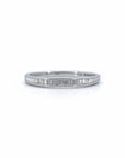 Anillo cintillo Sophia Schneider Joyas de plata 925 con diamantes corte baguette en engaste de riel
