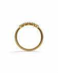 Anillo quintillo Sophia Schneider Joyas en oro amarillo de 10K con cinco diamantes en engaste de bisel