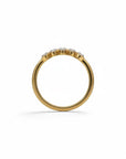 Anillo quintillo Sophia Schneider Joyas en oro amarillo de 10K con cinco diamantes en engaste de bisel