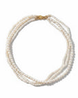 Collar de tres hilos de perlas naturales blancas de 38 cm de Sophia Schneider Joyas con cierre dorado