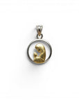 Medalla redonda Sophia Schneider Joyas con Virgen orando en oro laminado y marco de plata de 12 mm