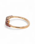 Anillo cintillo asimetrico rodolitas oro rosado 10K